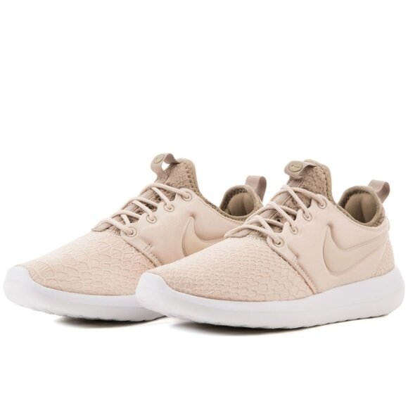 Nike W ROSHE TWO SE Shoes - Oatmeal/Oatmeal-Khaki-White - Picture 2 of 16